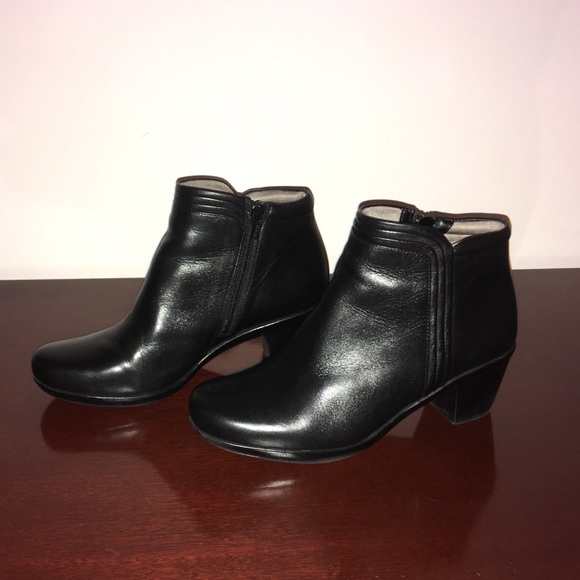naturalizer elisabeth bootie
